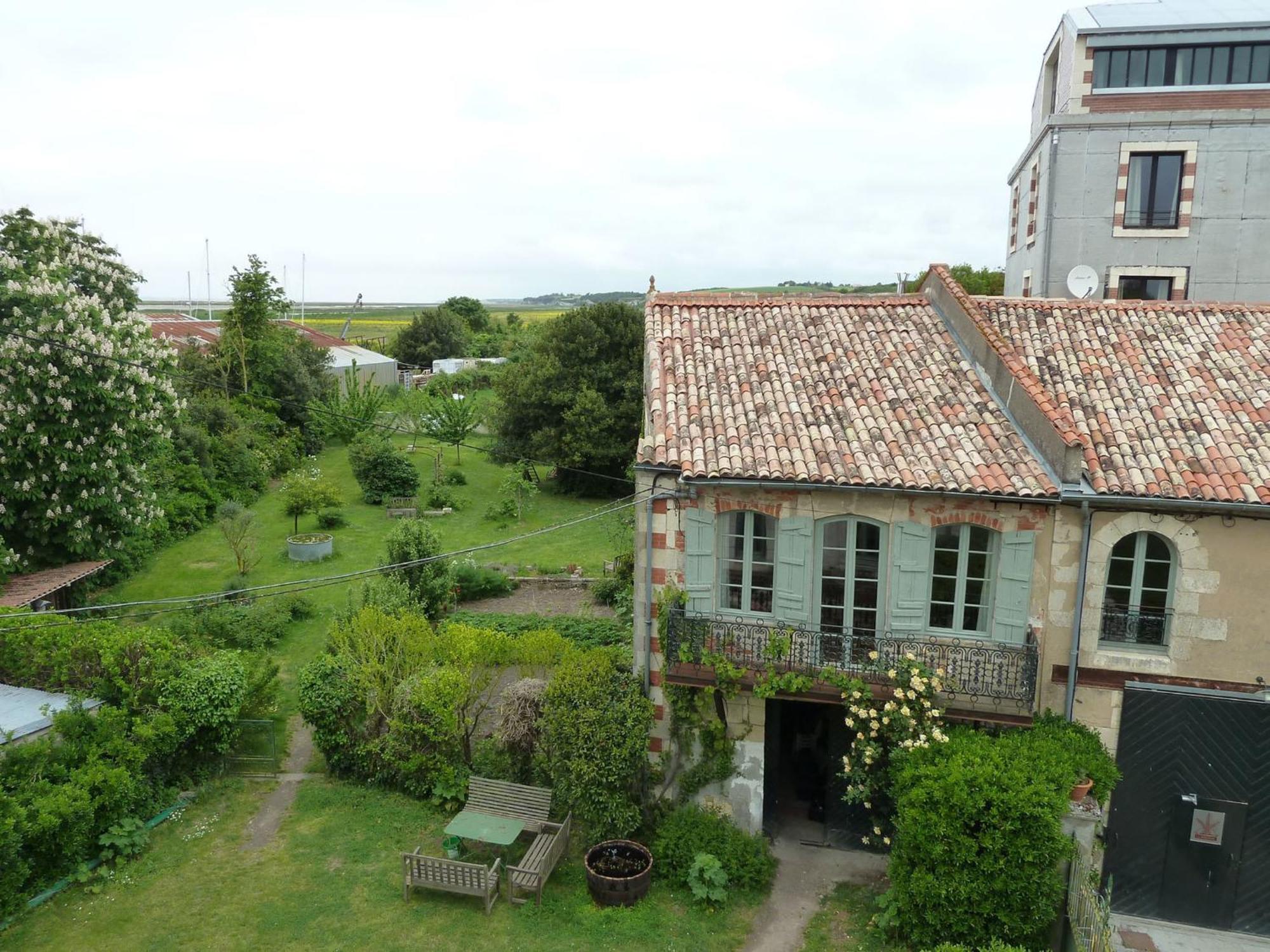 Le Domaine Du Meunier Ξενοδοχείο Mortagne-sur-Gironde Δωμάτιο φωτογραφία