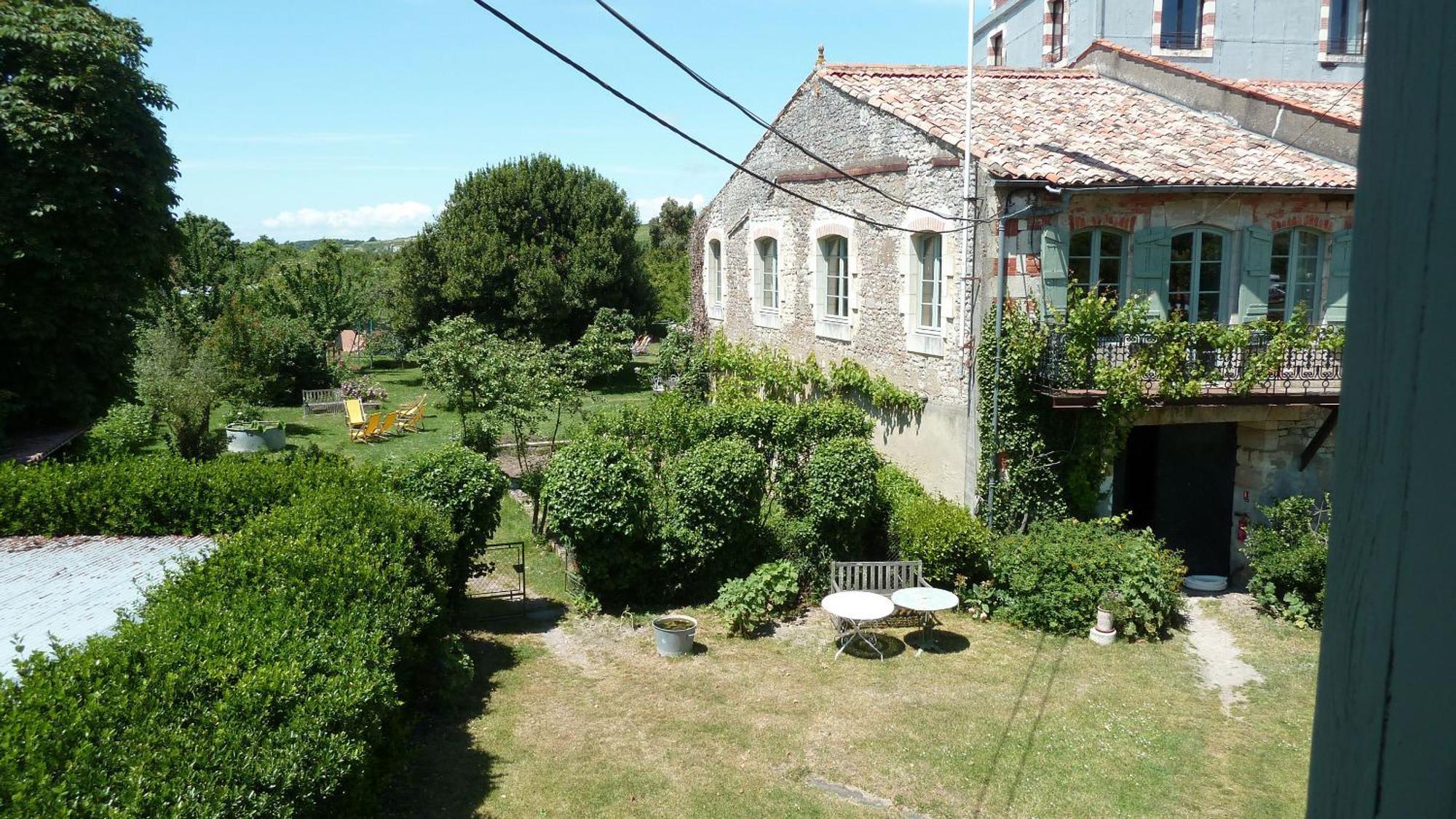 Le Domaine Du Meunier Ξενοδοχείο Mortagne-sur-Gironde Δωμάτιο φωτογραφία